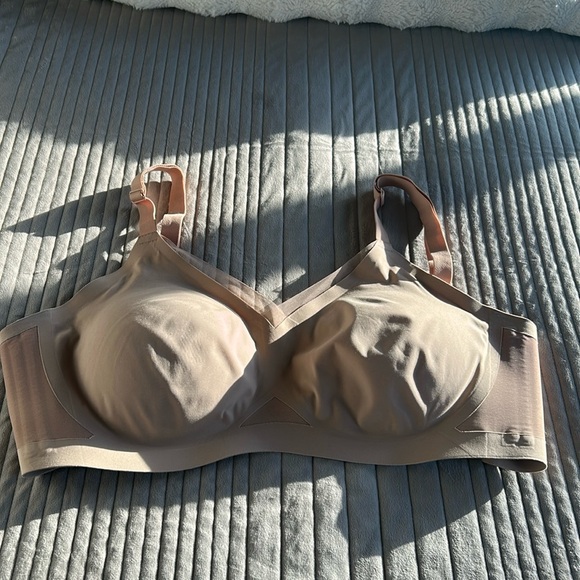 Honeylove Crossover bra - Picture 2 of 10